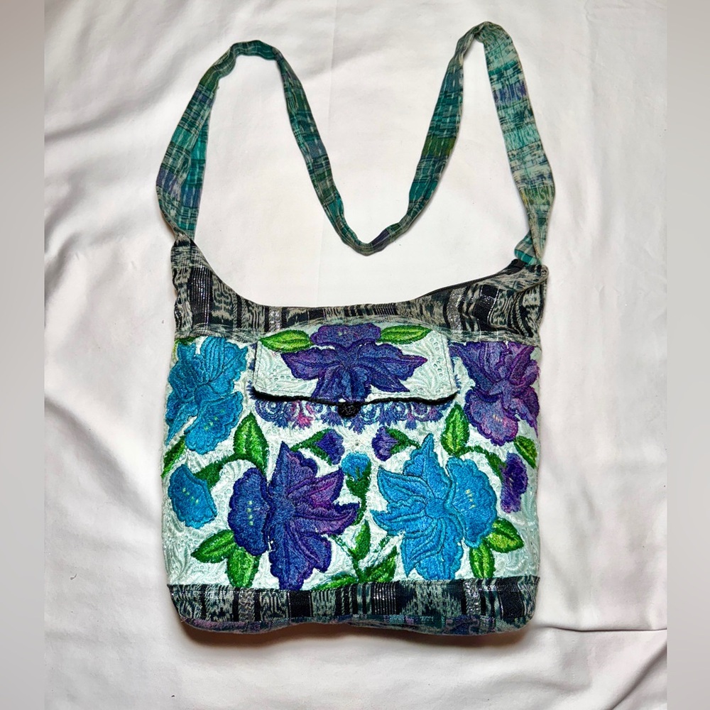 Super cute Crossbody bag with embroidery, zipper top and large front pocket